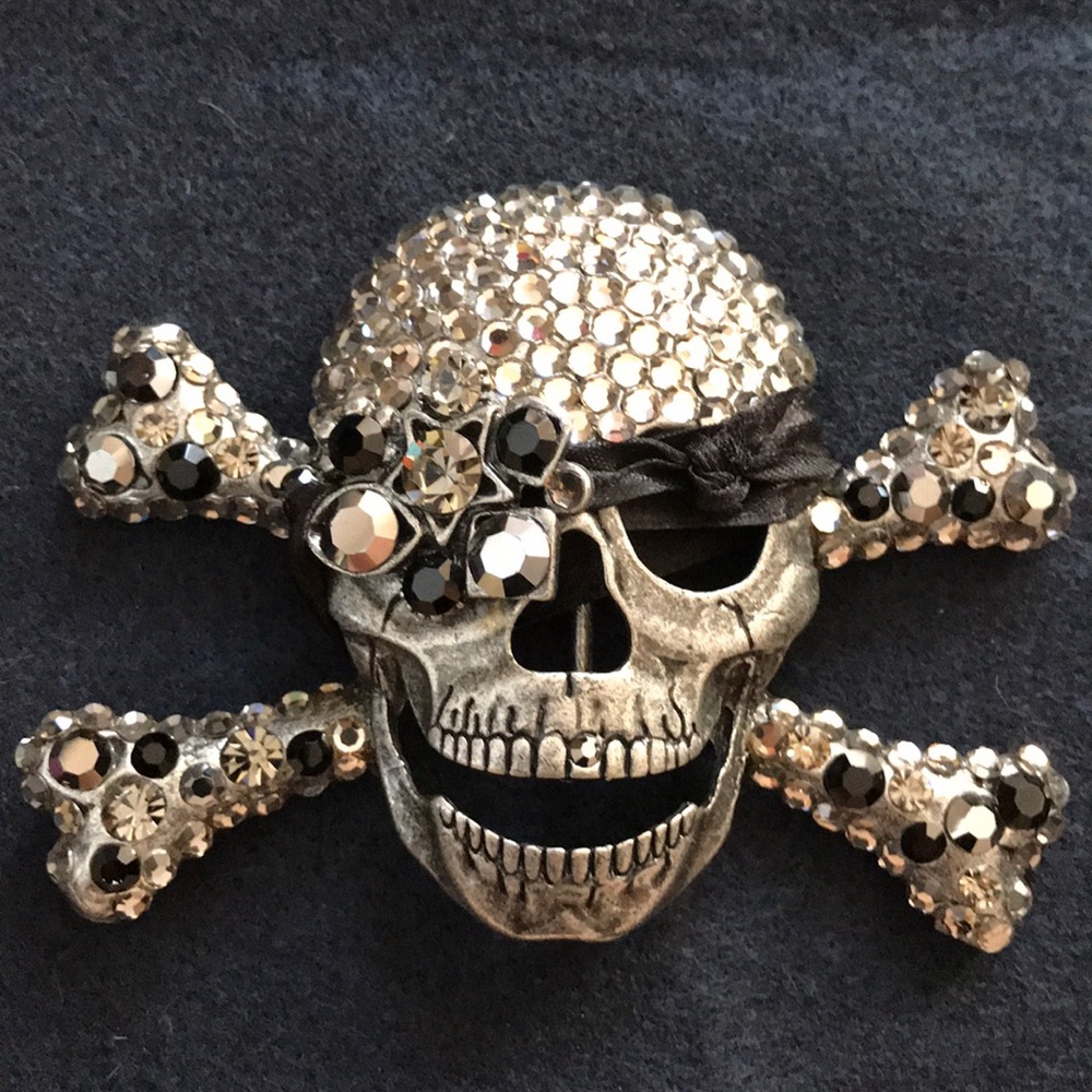 Skull belt buckle